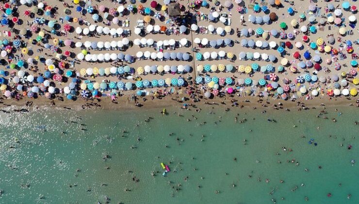 Turizm gelirleri 2023’ün son çeyreğinde 12,2 milyar dolar, 2023’ün tamamında 54,3 milyar dolar oldu