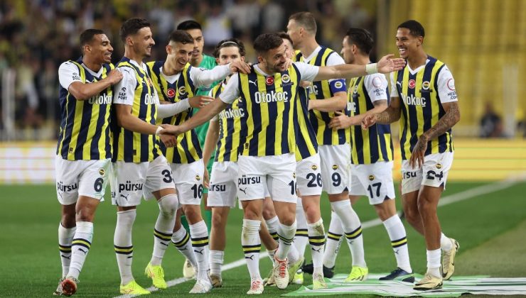 Fenerbahçe, birçok rekor kırdığı sezonu kupasız tamamladı