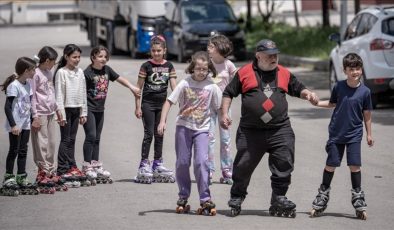 Erzurumlu patenci dede, çocuklara ücretsiz ders veriyor