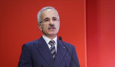 Abdulkadir Uraloğlu: Havalimanlarında haziranda 22,7 milyon yolcuya hizmet verildi