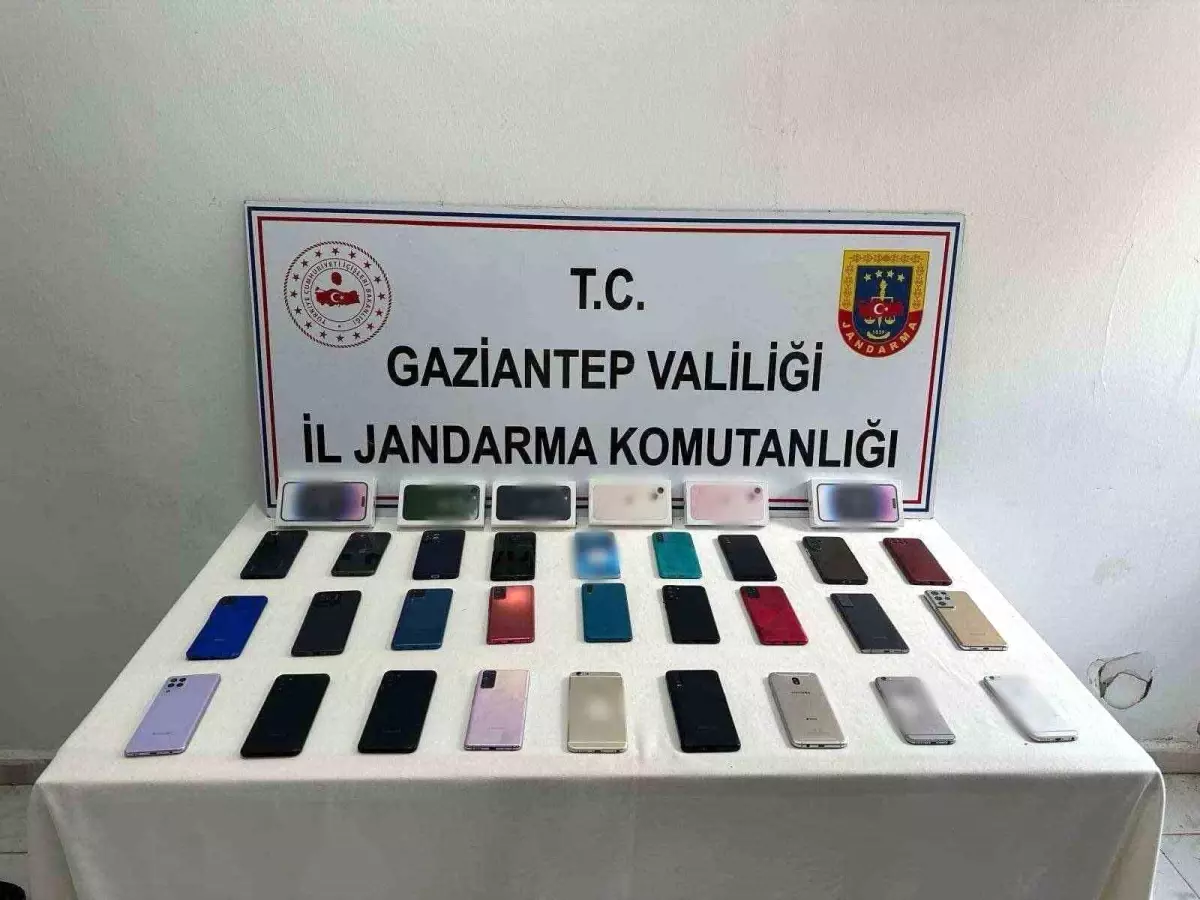 Gaziantep’te 2 Milyon TL Değerinde Kaçak Cep Telefonu Ele Geçirildi