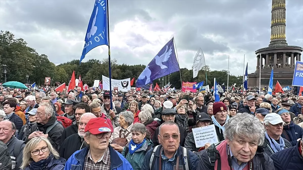 Berlin’de Savaşlar Protesto Edildi