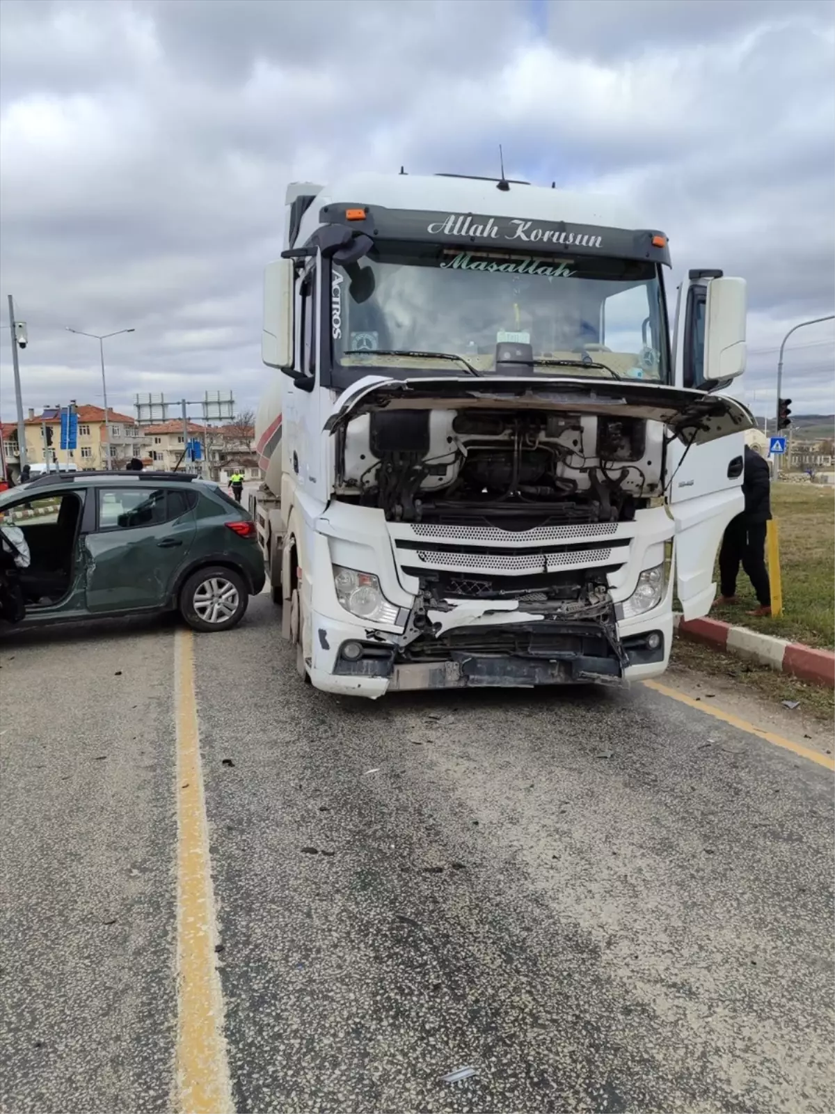 Samsun’da Tır-Otomobil Kazası: 2 Yaralı