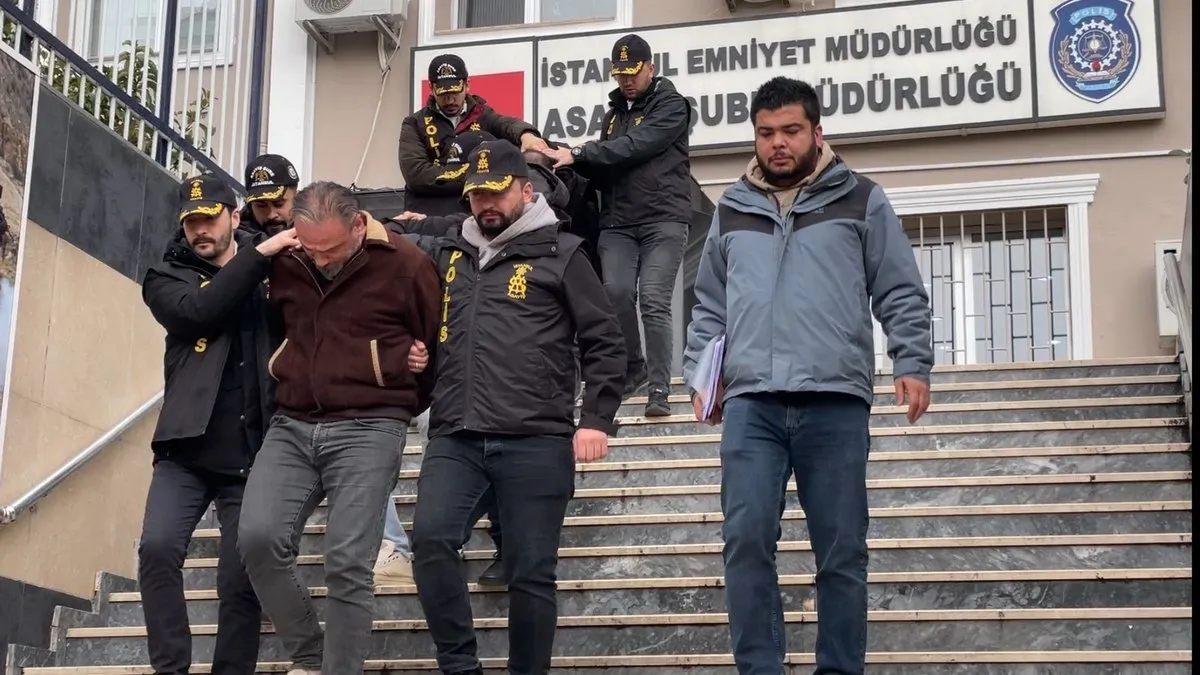 Ortaköy’de adam kaçırdılar! ‘Abin elimizde para gönder’ mesajı attılar! Polis evi basıp adamı kurtardı 3 kişiyi yakaladı