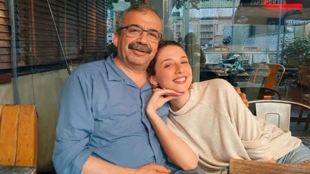 Sırrı Süreyya Önder’in kızından duygusal paylaşım: Diren baba